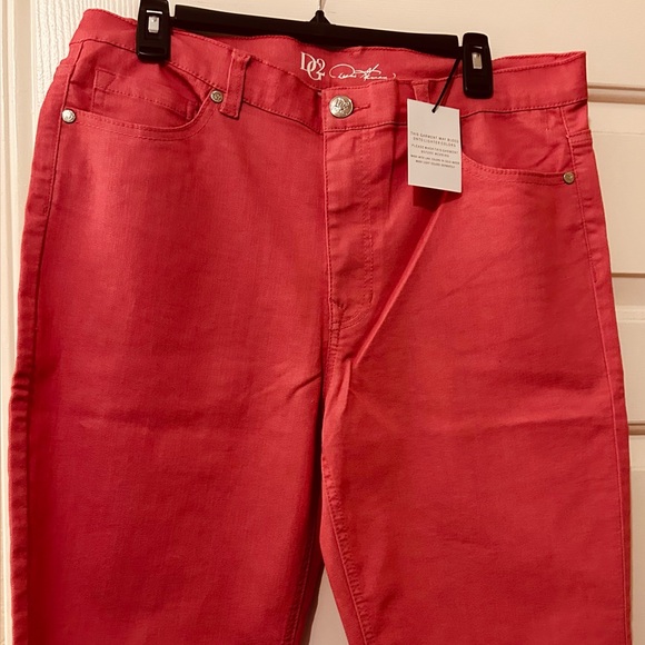 Red Denim Jean shorts (knee) - Picture 1 of 4